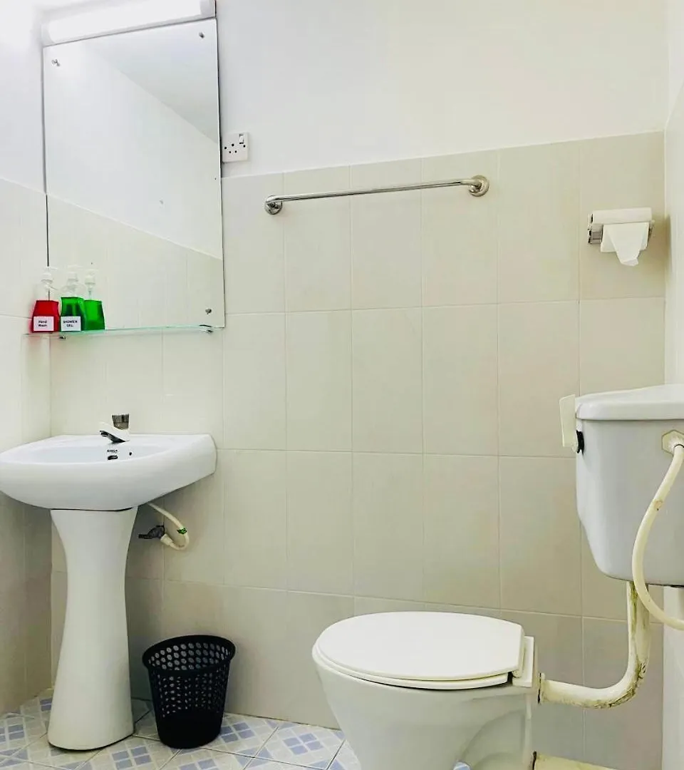 Pensionat The Beez Hotell Negombo