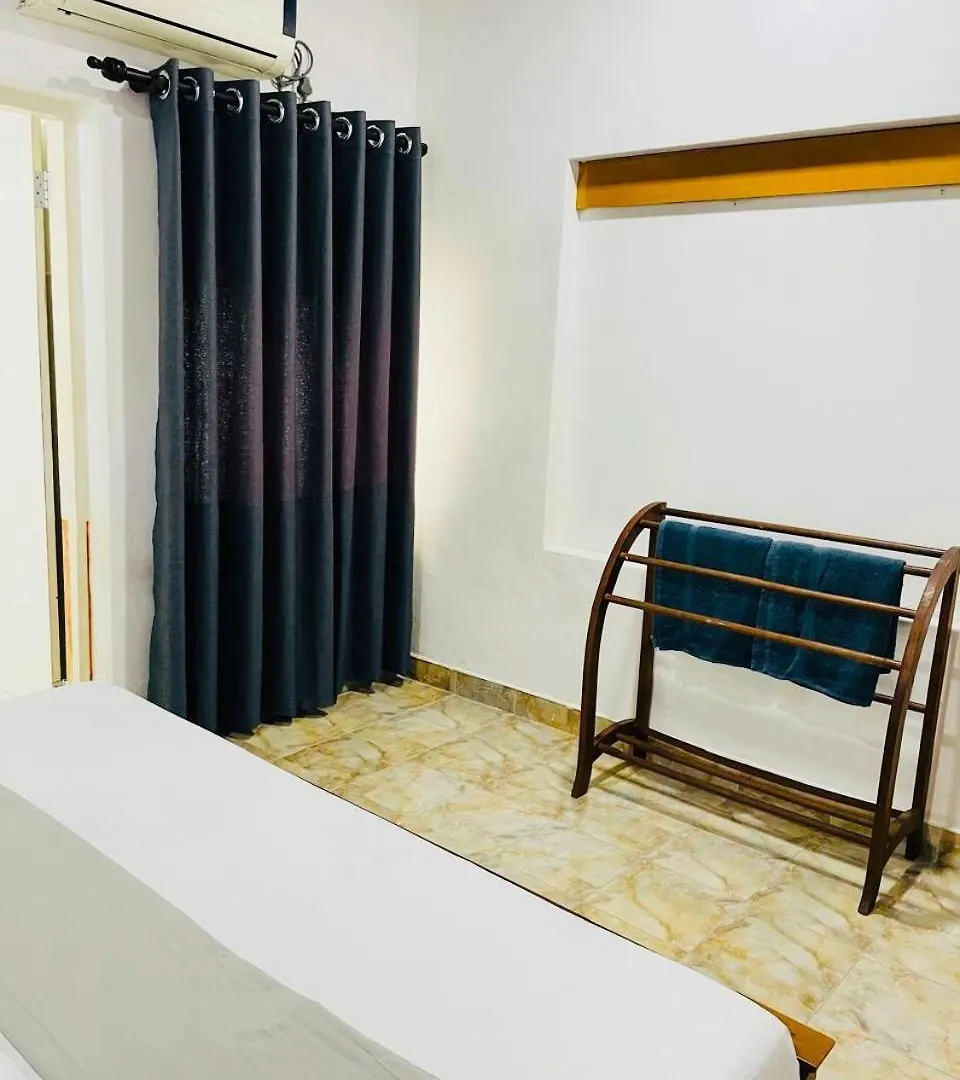 The Beez Hotel Negombo Gæstehus