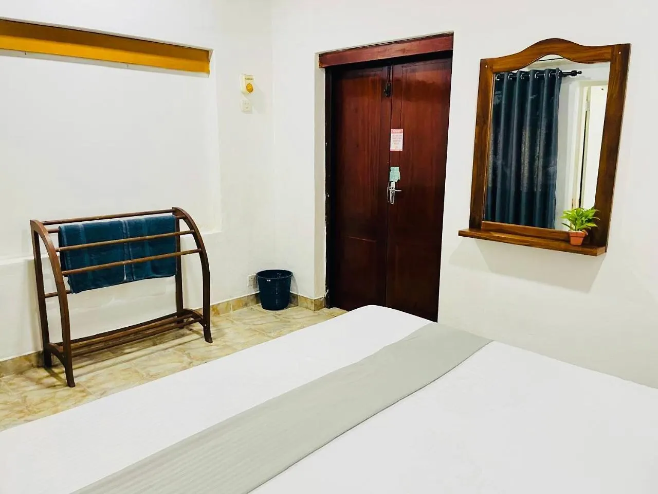 The Beez Hotel Negombo 0*,  Sri Lanka